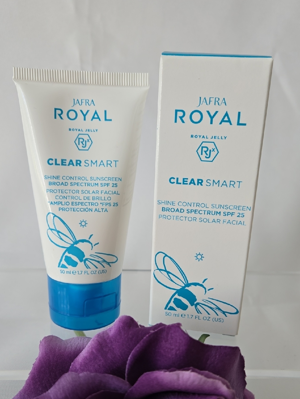 Clear Smart Shine Control Sunscreen SPF 25 - 1.7 oz - NWT